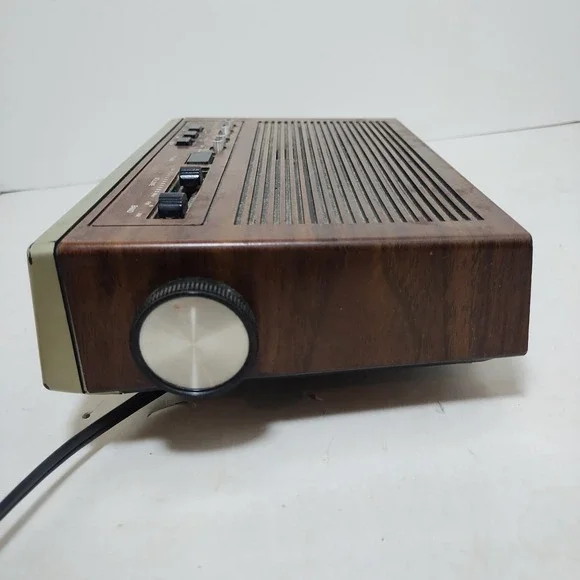 Vintage Westclox Digital Am FM Radio Alarm Clock Wood Grain 80170-01 Tested Work - Picture 10 of 16